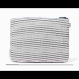 Dagne Dover Parker Mesh Pouch-Large (NWOT)